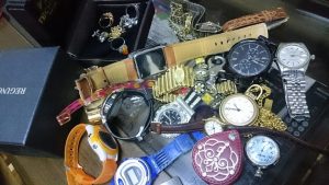時計や貴金属買い取ってきました。
